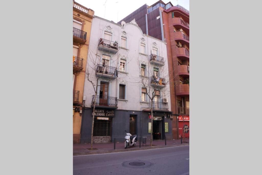 Barcelona Industrial Style Apartment L'Hospitalet de Llobregat Extérieur photo